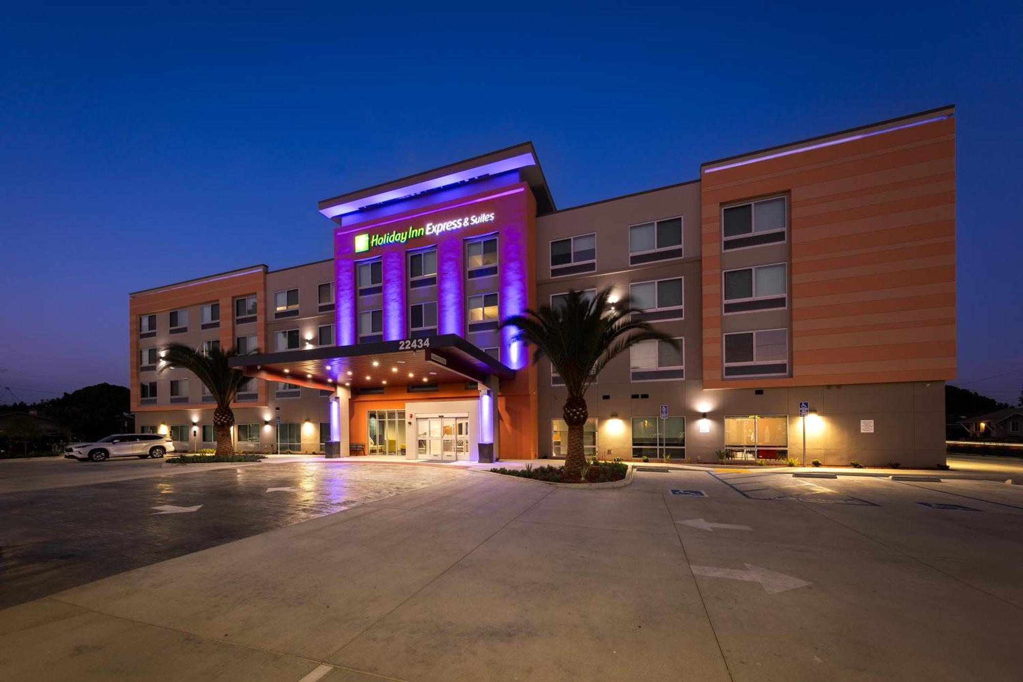Holiday Inn Express & Suites - Hawaiian Gardens By Ihg المظهر الخارجي الصورة